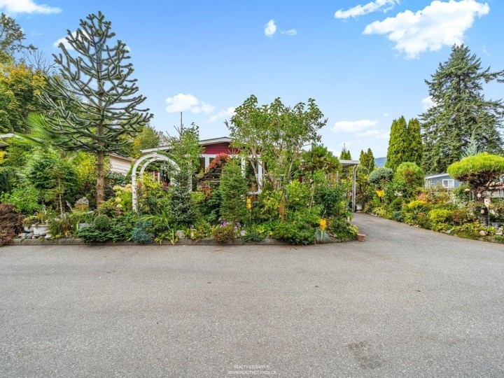 Photo 2 at 515 Tyee Court, Park Royal, West Vancouver