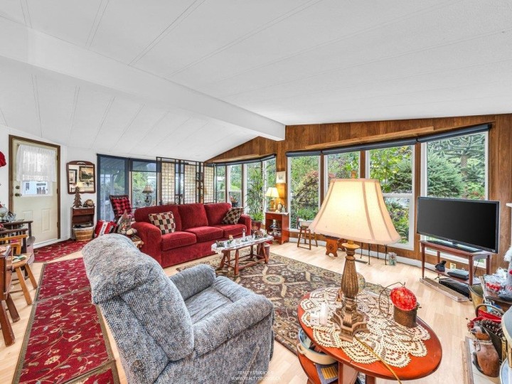 Photo 7 at 515 Tyee Court, Park Royal, West Vancouver