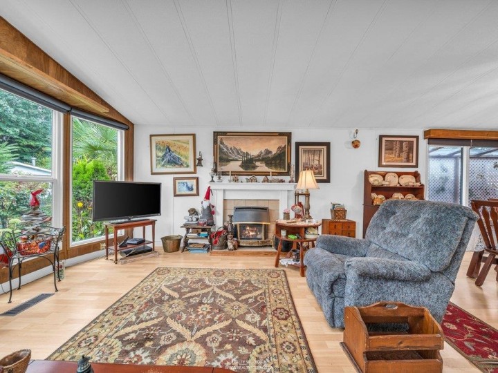 Photo 9 at 515 Tyee Court, Park Royal, West Vancouver