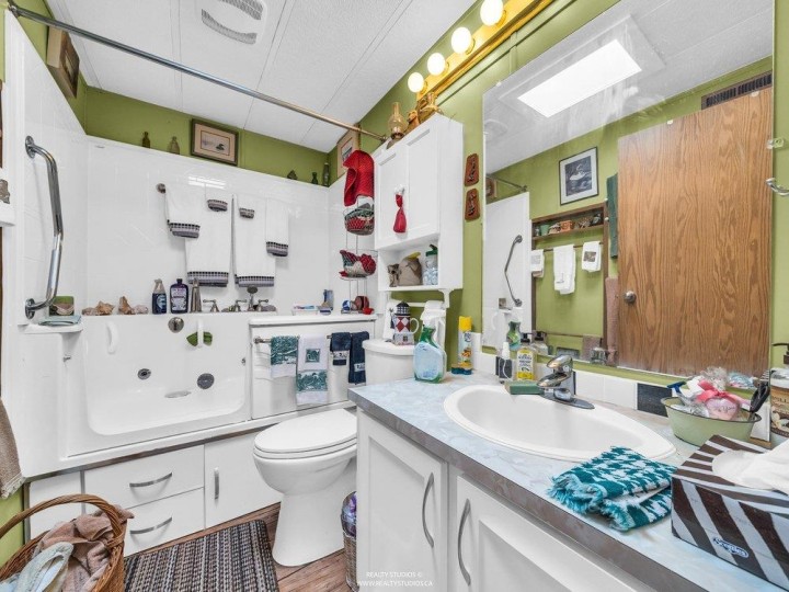 Photo 18 at 515 Tyee Court, Park Royal, West Vancouver