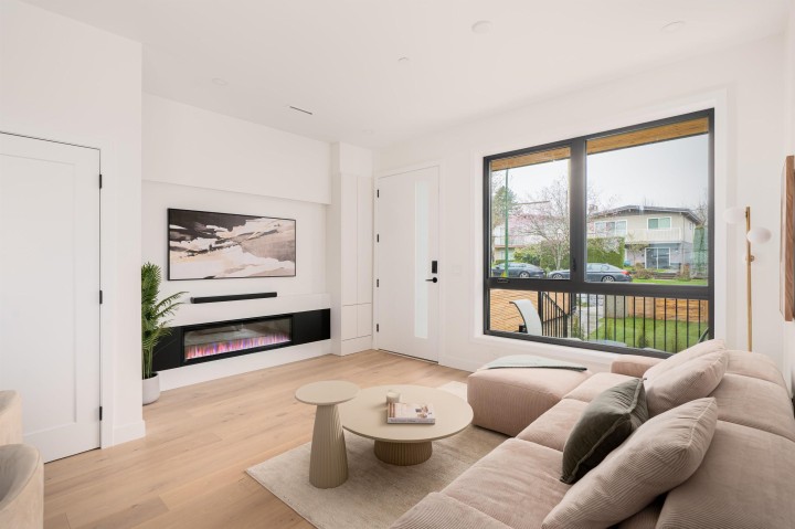 Photo 6 at 838 W 64th Avenue, Marpole, Vancouver West