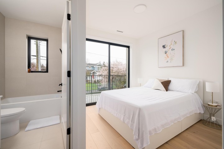 Photo 18 at 838 W 64th Avenue, Marpole, Vancouver West