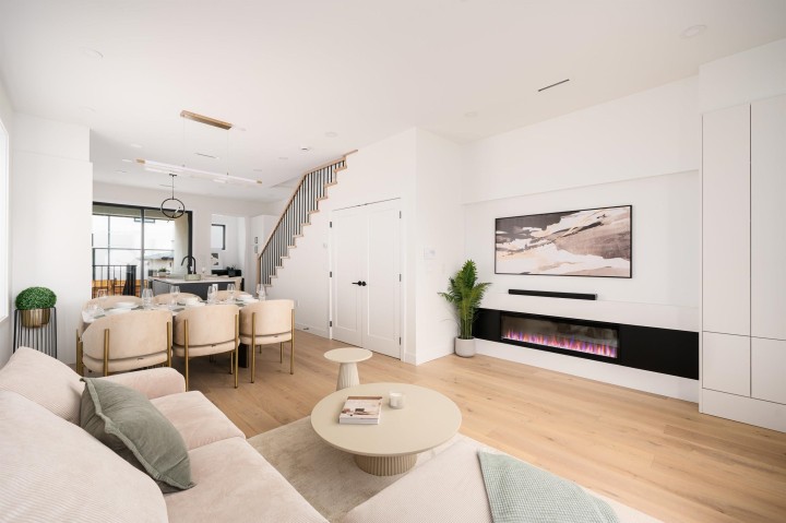 Photo 4 at 838 W 64th Avenue, Marpole, Vancouver West