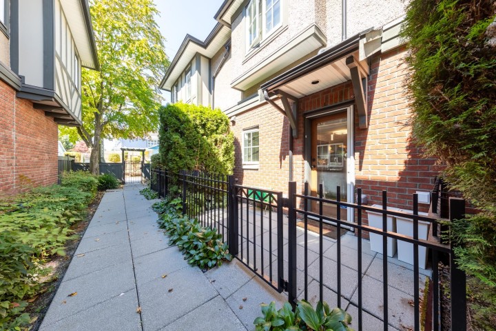 Photo 6 at 1016 W 45th Avenue, South Granville, Vancouver West