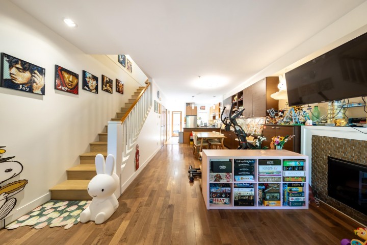 Photo 16 at 1016 W 45th Avenue, South Granville, Vancouver West