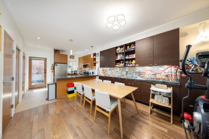 Photo 12 at 1016 W 45th Avenue, South Granville, Vancouver West