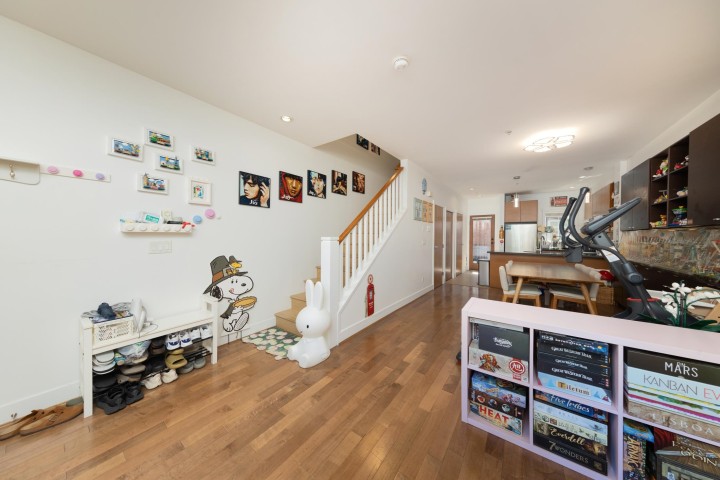 Photo 15 at 1016 W 45th Avenue, South Granville, Vancouver West