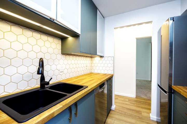 Photo 16 at 304 - 2008 Fullerton Avenue, Pemberton NV, North Vancouver