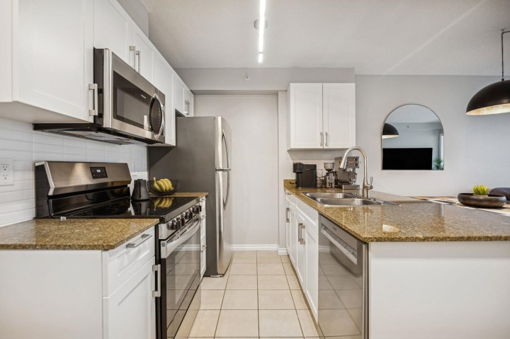 Photo 10 at 2205 - 938 Smithe Street, Downtown VW, Vancouver West