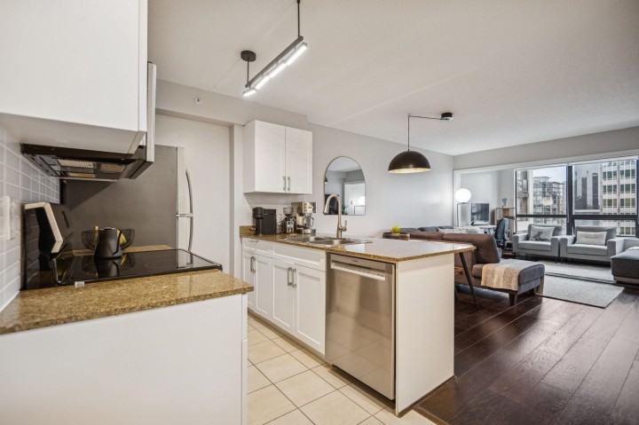 Photo 11 at 2205 - 938 Smithe Street, Downtown VW, Vancouver West