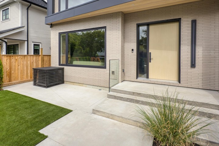 Photo 3 at 1 - 1243 E 27th Avenue, Knight, Vancouver East