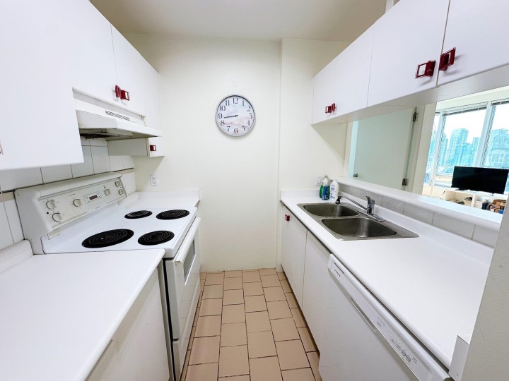 Photo 6 at 1401 - 989 Nelson Street, Downtown VW, Vancouver West