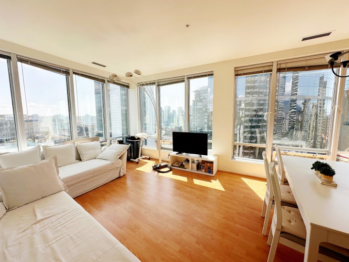 Photo 5 at 1401 - 989 Nelson Street, Downtown VW, Vancouver West