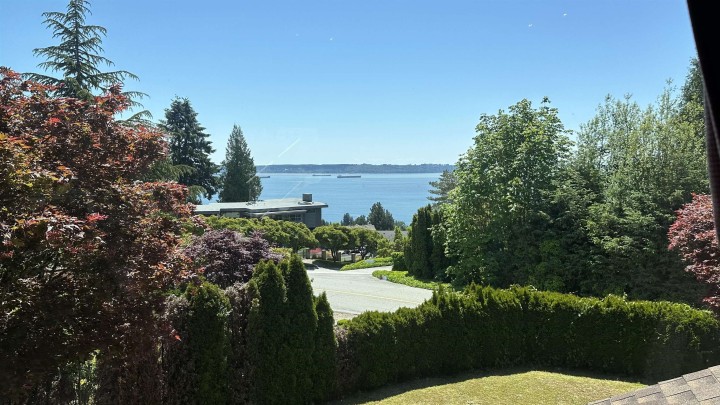 Photo 3 at 4246 Rockridge Road, Rockridge, West Vancouver