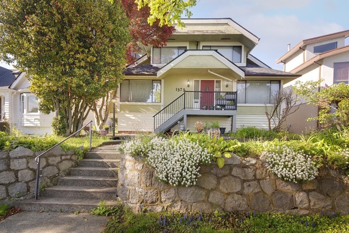 Photo 2 at 1373 W 64th Avenue, Marpole, Vancouver West