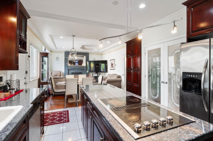 Photo 10 at 339 E 63rd Avenue, South Vancouver, Vancouver East