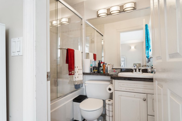 Photo 18 at 339 E 63rd Avenue, South Vancouver, Vancouver East