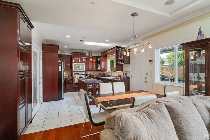 Photo 8 at 339 E 63rd Avenue, South Vancouver, Vancouver East