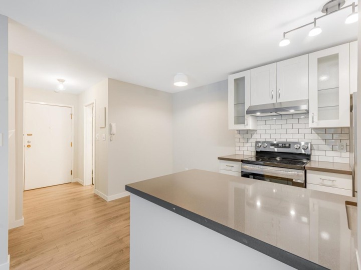 Photo 7 at 204 - 2234 Prince Albert Street, Mount Pleasant VE, Vancouver East