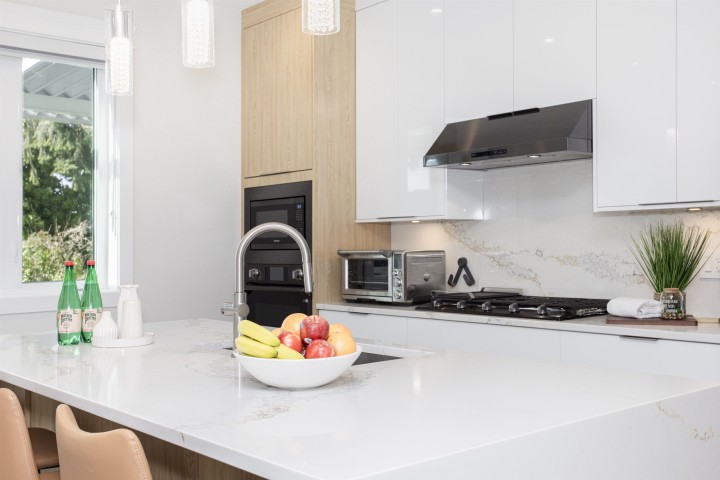 Photo 10 at 1470 W 57th Avenue, South Granville, Vancouver West