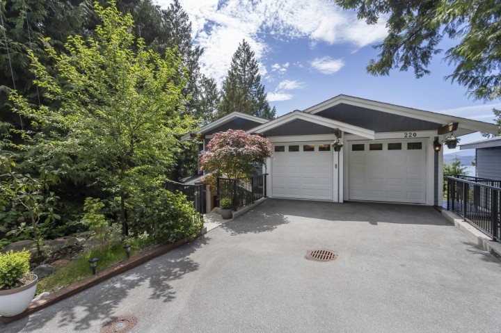 Photo 2 at 220 Panorama Road, Lions Bay, West Vancouver