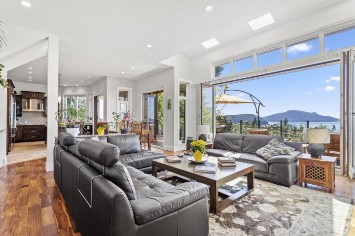Photo 6 at 220 Panorama Road, Lions Bay, West Vancouver