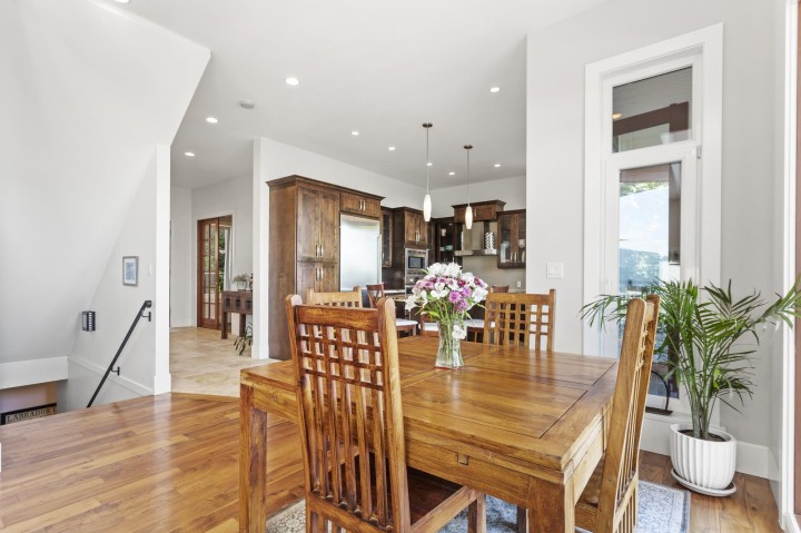Photo 10 at 220 Panorama Road, Lions Bay, West Vancouver