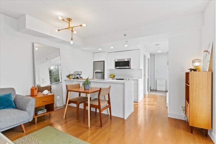 Photo 2 at 37 Keefer Place, Downtown VW, Vancouver West