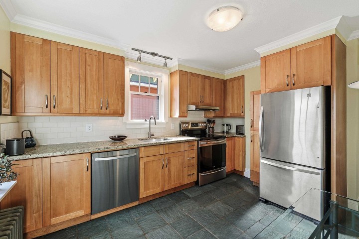 Photo 6 at 2274 E 7th Avenue, Grandview Woodland, Vancouver East