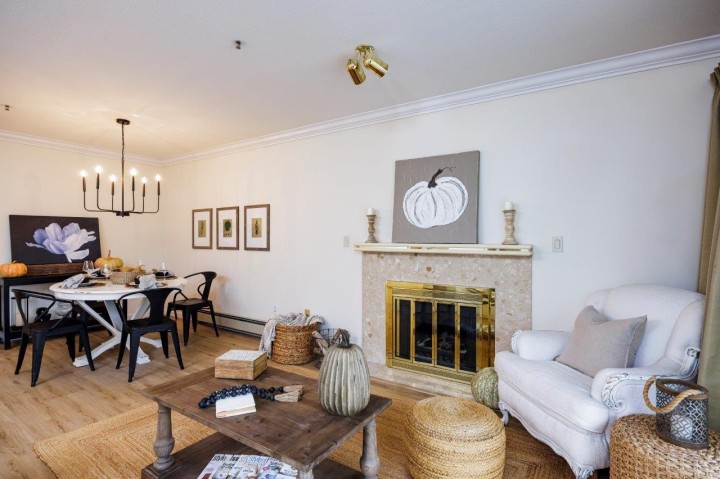 Photo 6 at 17 - 2150 Marine Drive, Dundarave, West Vancouver