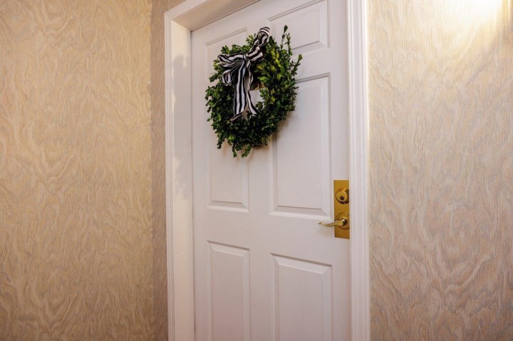 Photo 3 at 17 - 2150 Marine Drive, Dundarave, West Vancouver