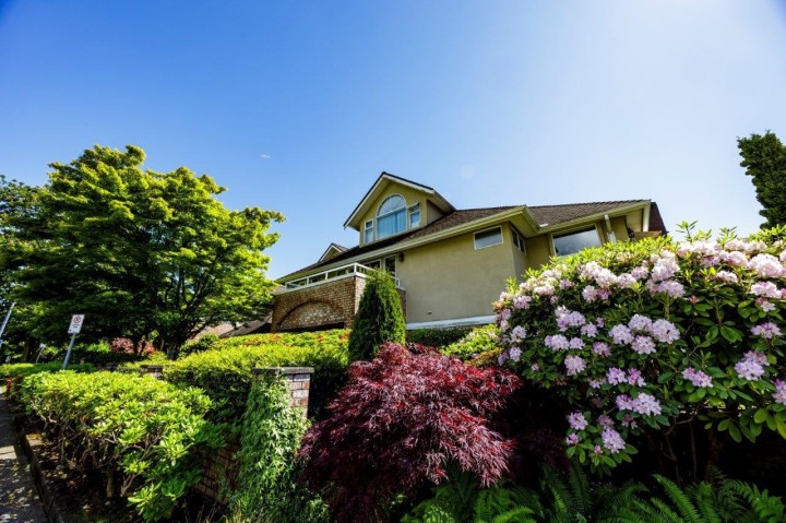 Photo 1 at 17 - 2150 Marine Drive, Dundarave, West Vancouver