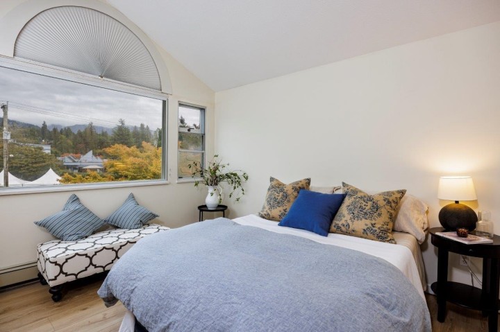 Photo 20 at 17 - 2150 Marine Drive, Dundarave, West Vancouver