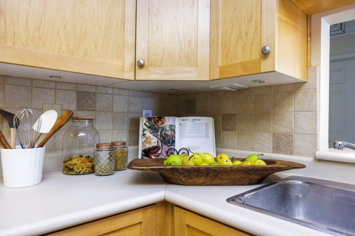 Photo 15 at 17 - 2150 Marine Drive, Dundarave, West Vancouver