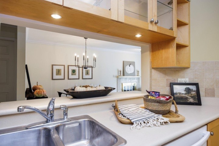 Photo 19 at 17 - 2150 Marine Drive, Dundarave, West Vancouver