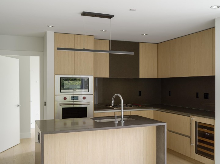 Photo 2 at 302 - 3636 W 39th Avenue, Dunbar, Vancouver West