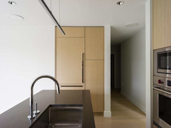 Photo 3 at 302 - 3636 W 39th Avenue, Dunbar, Vancouver West