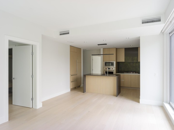 Photo 5 at 302 - 3636 W 39th Avenue, Dunbar, Vancouver West