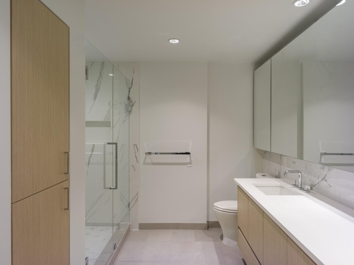 Photo 9 at 302 - 3636 W 39th Avenue, Dunbar, Vancouver West