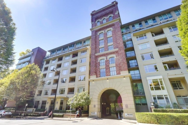 Photo 1 at 712 - 2799 Yew Street, Kitsilano, Vancouver West