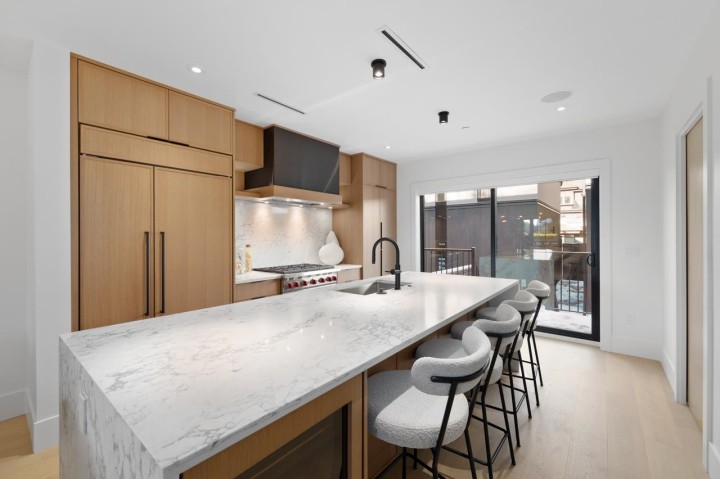 Photo 10 at 2505 W 37th Avenue, MacKenzie Heights, Vancouver West