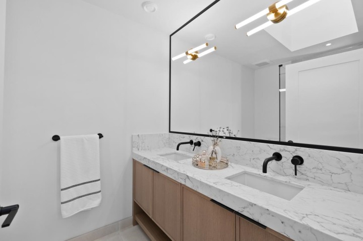 Photo 19 at 2505 W 37th Avenue, MacKenzie Heights, Vancouver West