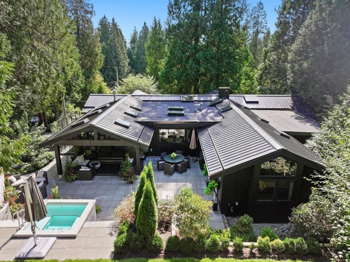 Photo 2 at 4645 Caulfeild Drive, Caulfeild, West Vancouver