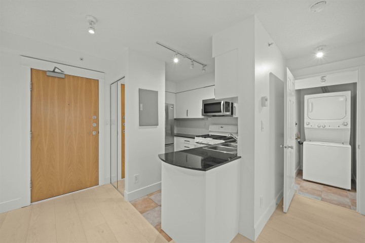 Photo 2 at 2501 - 63 Keefer Place, Downtown VW, Vancouver West