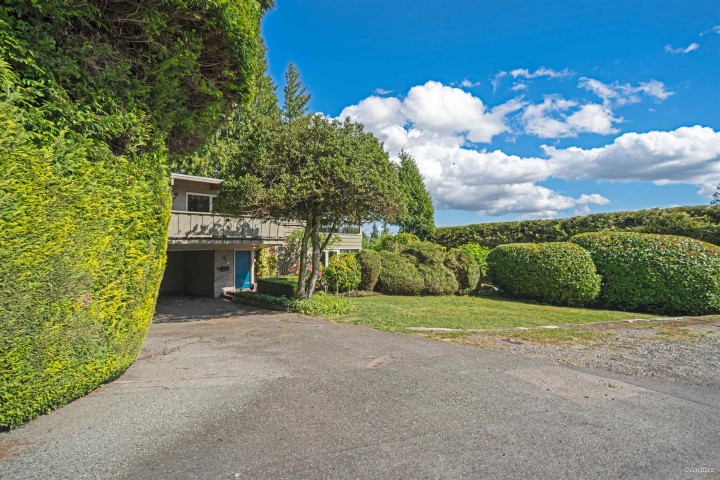 Photo 3 at 1752 Ottawa Place, Ambleside, West Vancouver