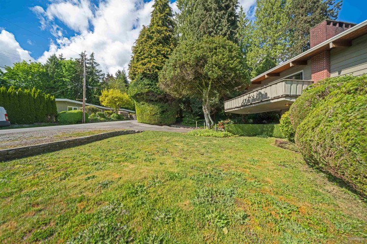 Photo 5 at 1752 Ottawa Place, Ambleside, West Vancouver