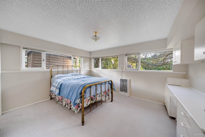 Photo 10 at 1752 Ottawa Place, Ambleside, West Vancouver