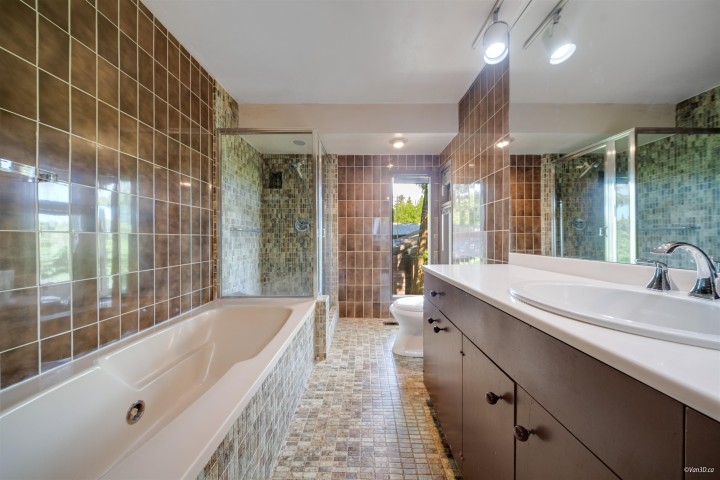 Photo 11 at 1752 Ottawa Place, Ambleside, West Vancouver