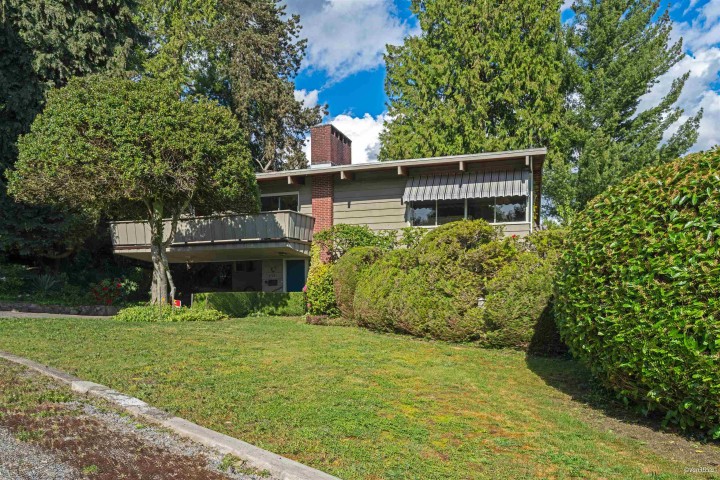 Photo 4 at 1752 Ottawa Place, Ambleside, West Vancouver