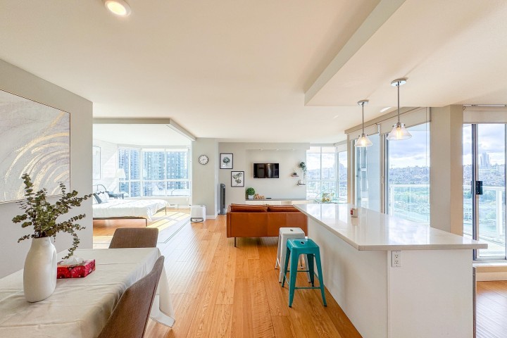 Photo 7 at 2207 - 1500 Howe Street, Yaletown, Vancouver West